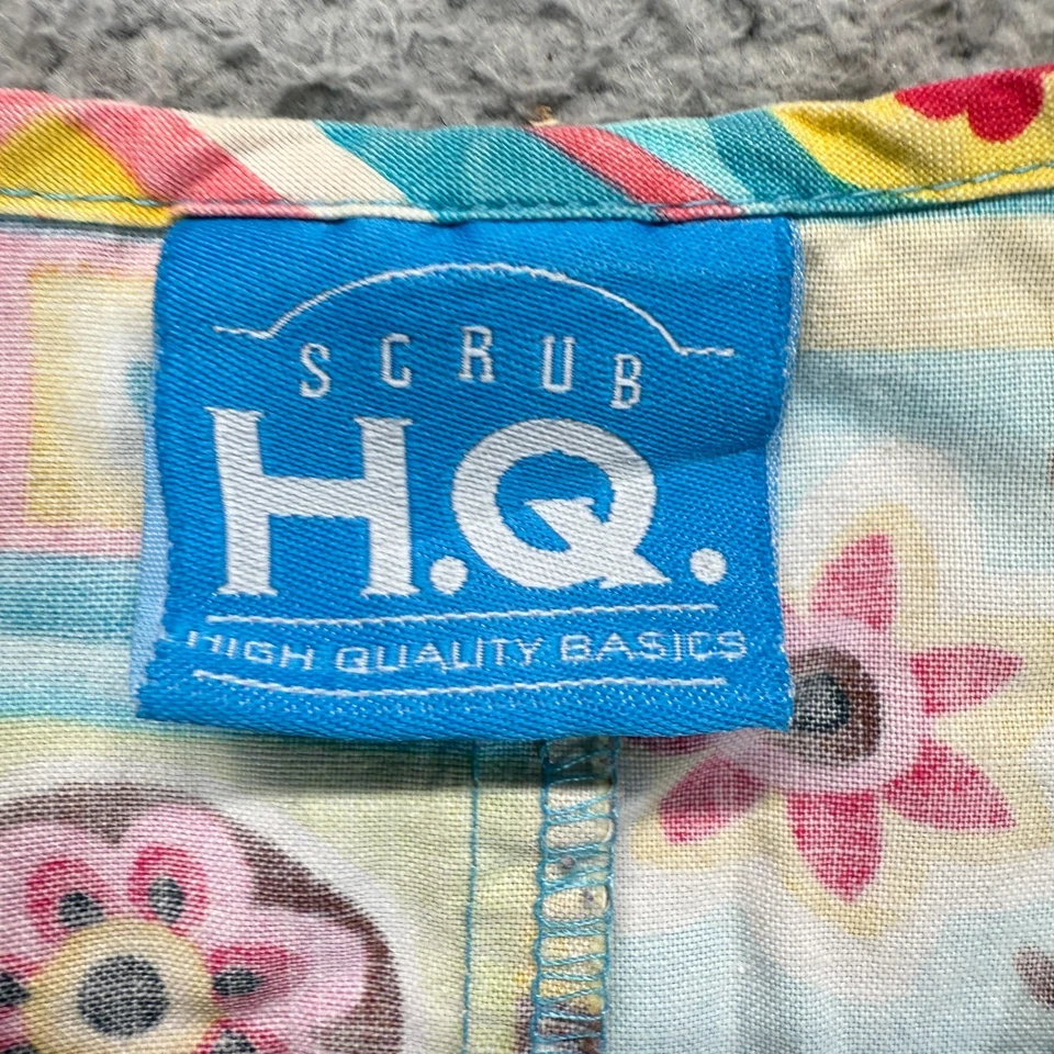 Scrub HQ Womens V-Neck Scrub Top Multicolor Hearts Flowers Butterflies Size XL - Image 2 of 4