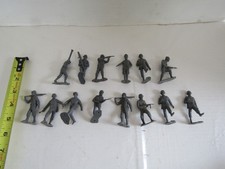 VINTAGE LOT MILITARY ARMY MARX TOY PLASTIC SOLDIERS GERMAN WWII STYLE GRAY COLOR