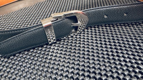 LOUIS VUITTON BLACK BELT Made In France CODE RI0088 Size 34-38 Few Scratches