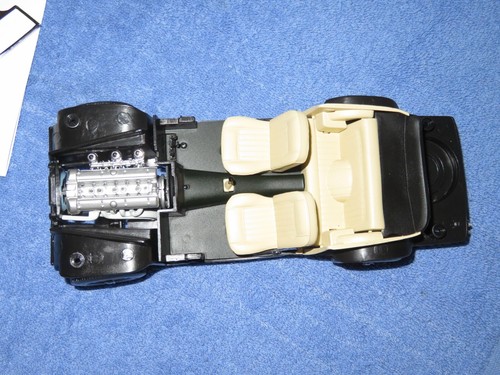 JUNKER 1963 ASTON MARTIN DB5 GREEN 1:18 OPENING HOOD & DOORS, READ... - Picture 3 of 13