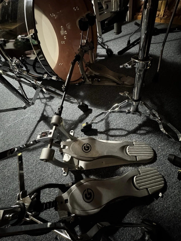 Gretsch Catalina Club 鼓套装 6 件套 带镲片、直布罗陀五金件和双踏板 — 第 3/4 张图片