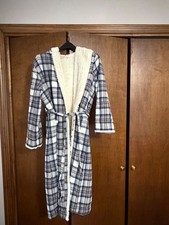 L L Bean Women s Sz Medium MP Petite Blue Ivory Plaid Sherpa Lined Hooded Robe