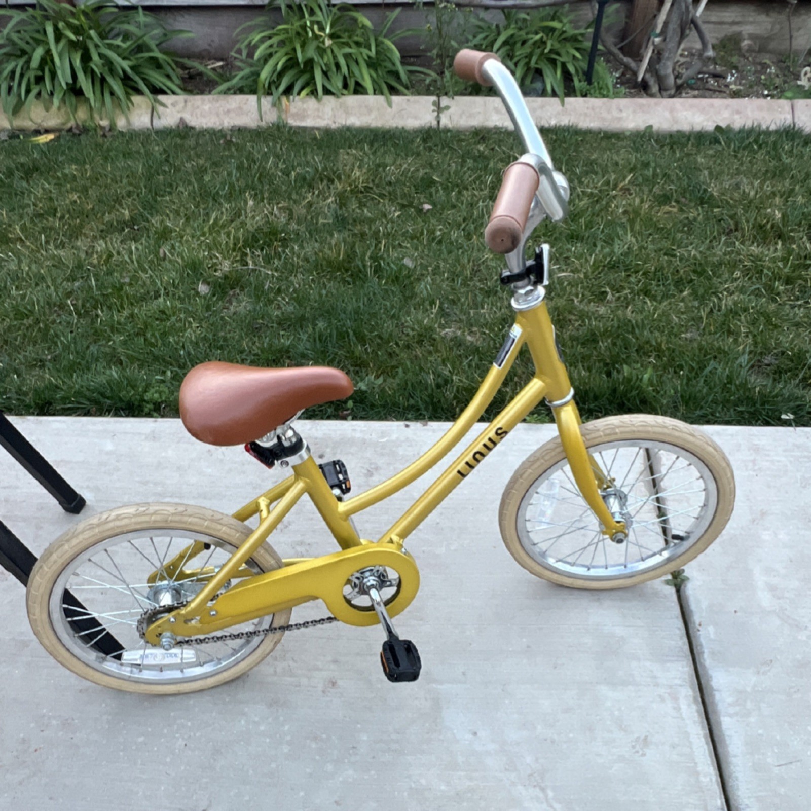 Linus Lil' Dutchi 16" Kids Bike-16in Yellow Steel Coaster Br