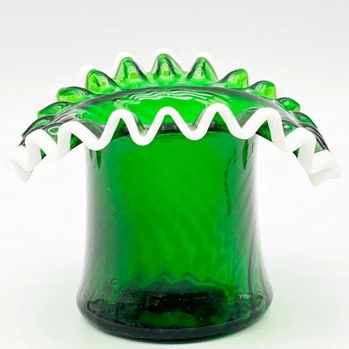 Vintage Fenton Glass Emerald Green Snow Crest Top Hat Vase W/White Ruffle Edge