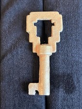 VINTAGE CAST BRASS SKELETON KEY ORNATE SQUARE CUT BIT STEAMPUNK COLLECTIBLE