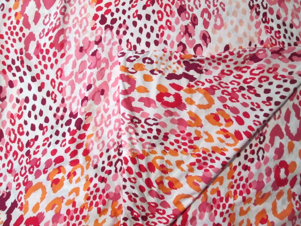 Funda nórdica POTTERY BARN Teen abstracto rosas completa reina.  100% algodón Foto 2 de 4