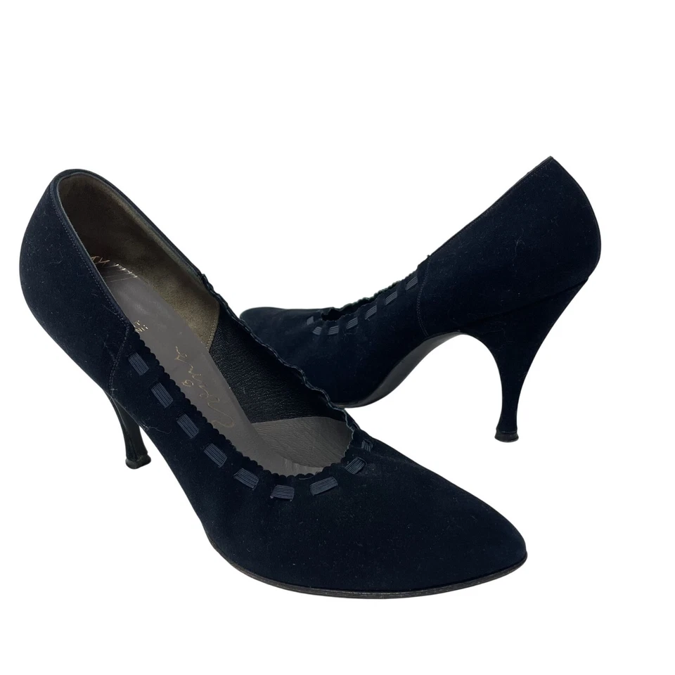 Zapatos de salón de colección Evins Neiman Marcus azul marino de gamuza de cuero escritos a mano 6 Foto 2 de 4