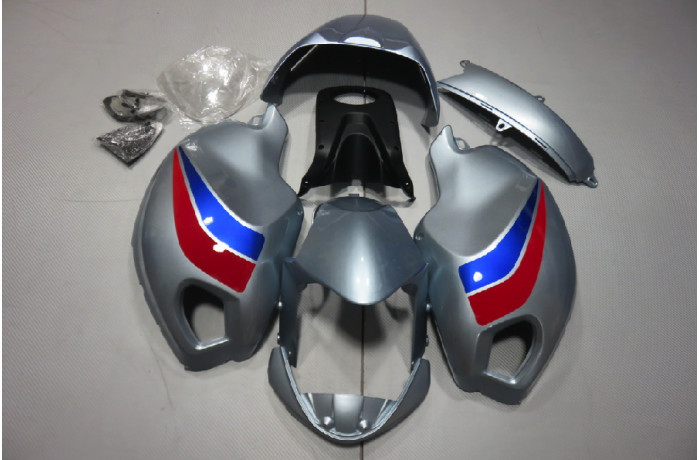 Carénage premium Ducati Monster 696 finition carbone look avec bulle et couvre-selle