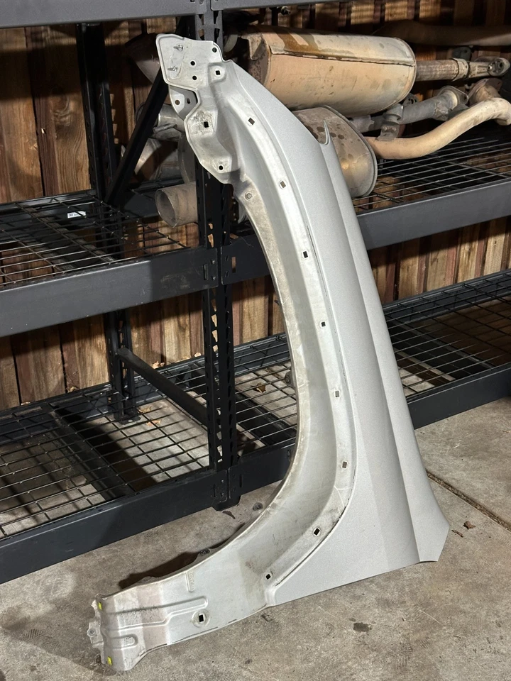 Guardabarros delantero izquierdo Lexus GX470 LH 2003-2009 sin destello plateado Foto 3 de 4