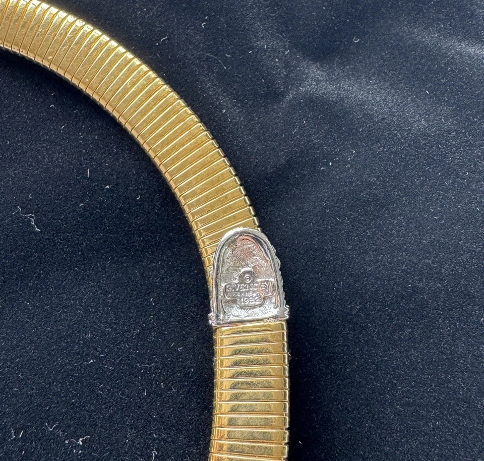 COLLAR SERPIENTE PEDRERÍA CRISTAL CHAPADO EN ORO FIRMADO POR Givenchy de colección raro Foto 4 de 4