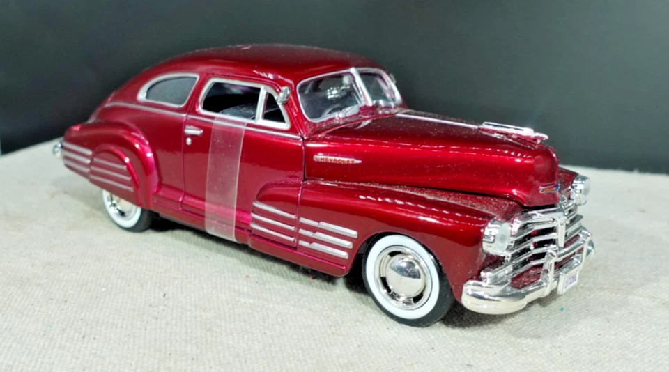 MotorMax 1949 Chevrolet Fleetline 1/24 - Image 2 of 4