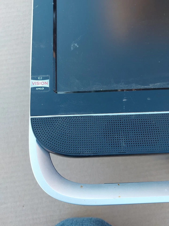 HP ALL IN ONE DESKTOP COMPUTER WINDOWS. 10 - Image 3 of 4