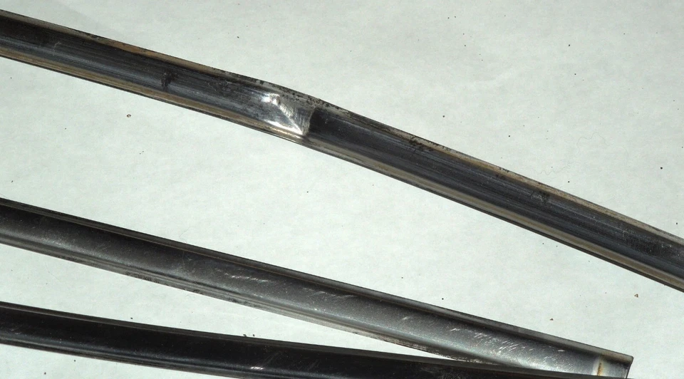 68 69 70 71 72 73 Datsun 510 Vagón OEM 8 piezas Juego Cromo Escotilla Trasera Vidrio Borde Foto 2 de 4