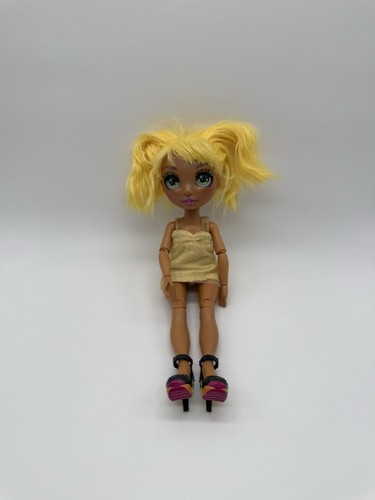 Rainbow High doll 2019 MGA ( See Pictures)