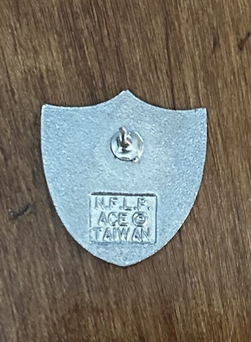 ML Los Angeles Raiders Pin - Picture 2 of 2