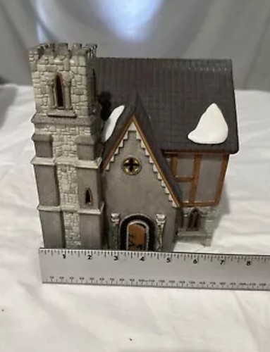 Vintage 1994 Dept 56 Dickens Village Heritage Whittlesborne Church #5821-1 - Picture 6 of 9