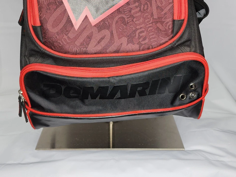 Mochila DeMarini taco de beisebol softbol preta vermelha dedicação insana  - Imagem 2 de 4