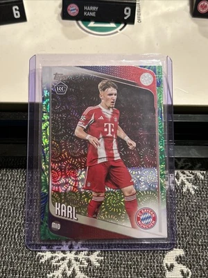 Lennart Karl RC - Topps UCC Carnaval 2025/26 FC Bayern München Rookie - Bild 1 von 2