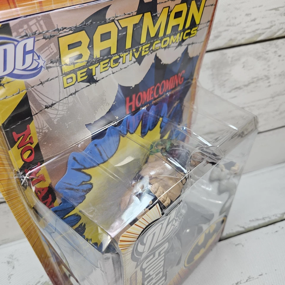 Figura Mattel DC SuperHeroes Bane con cómic 2005 6,5" nueva de colección Foto 4 de 4