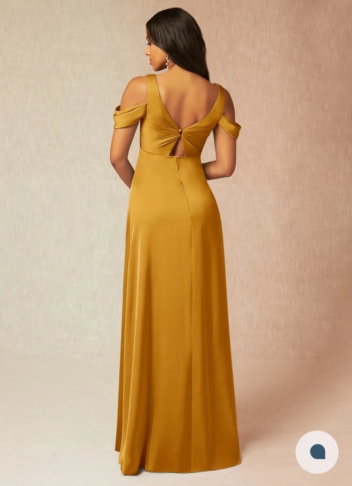 Vestido Azazie Rhea elástico línea A fuera del hombro plisado elástico satinado Foto 2 de 4