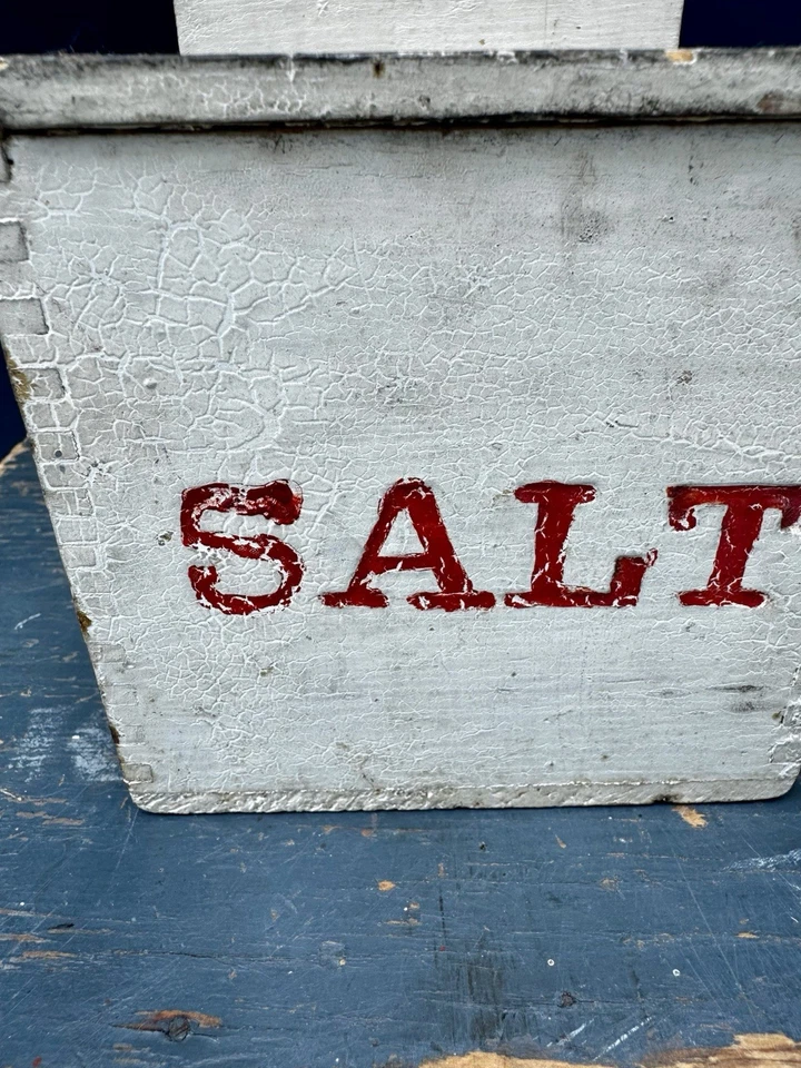 PRIMITIVE SALT BOX WOOD HINGED Lid Old White And Red Paint ANTIQUE - Image 2 of 4