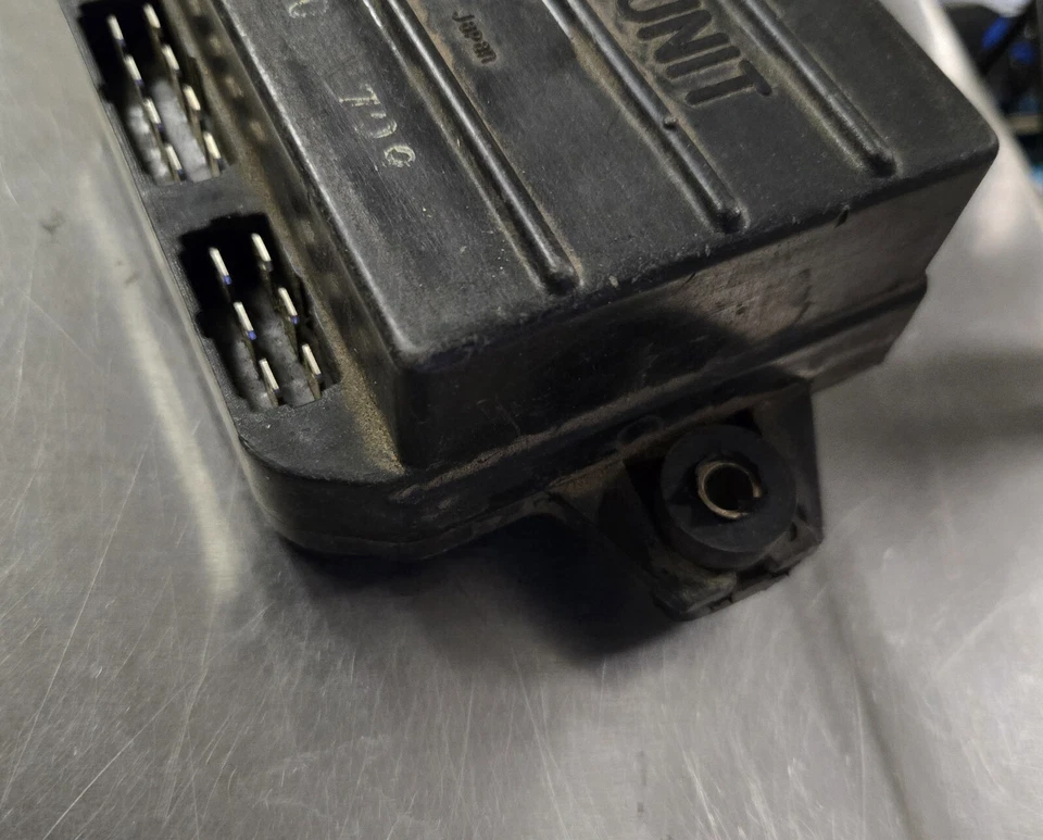 OEM YAMAHA XS750 1978-1979 XS850 1980 UNIDAD DE ENCENDIDO MONTAJE 2F3-82305-11-00 Foto 3 de 4