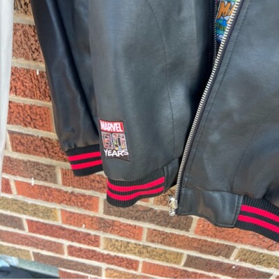 ワーナーブラザーズ　マーベル　リバーシブル　ジャケット　レディース Marvel Comics Leather Comic Book Graphic Reversible Bomber