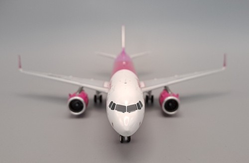 A320NEO PEACH AVIATION REG: JA206P WITH STAND - JFOX JFA320048 1/200 - Picture 2 of 7