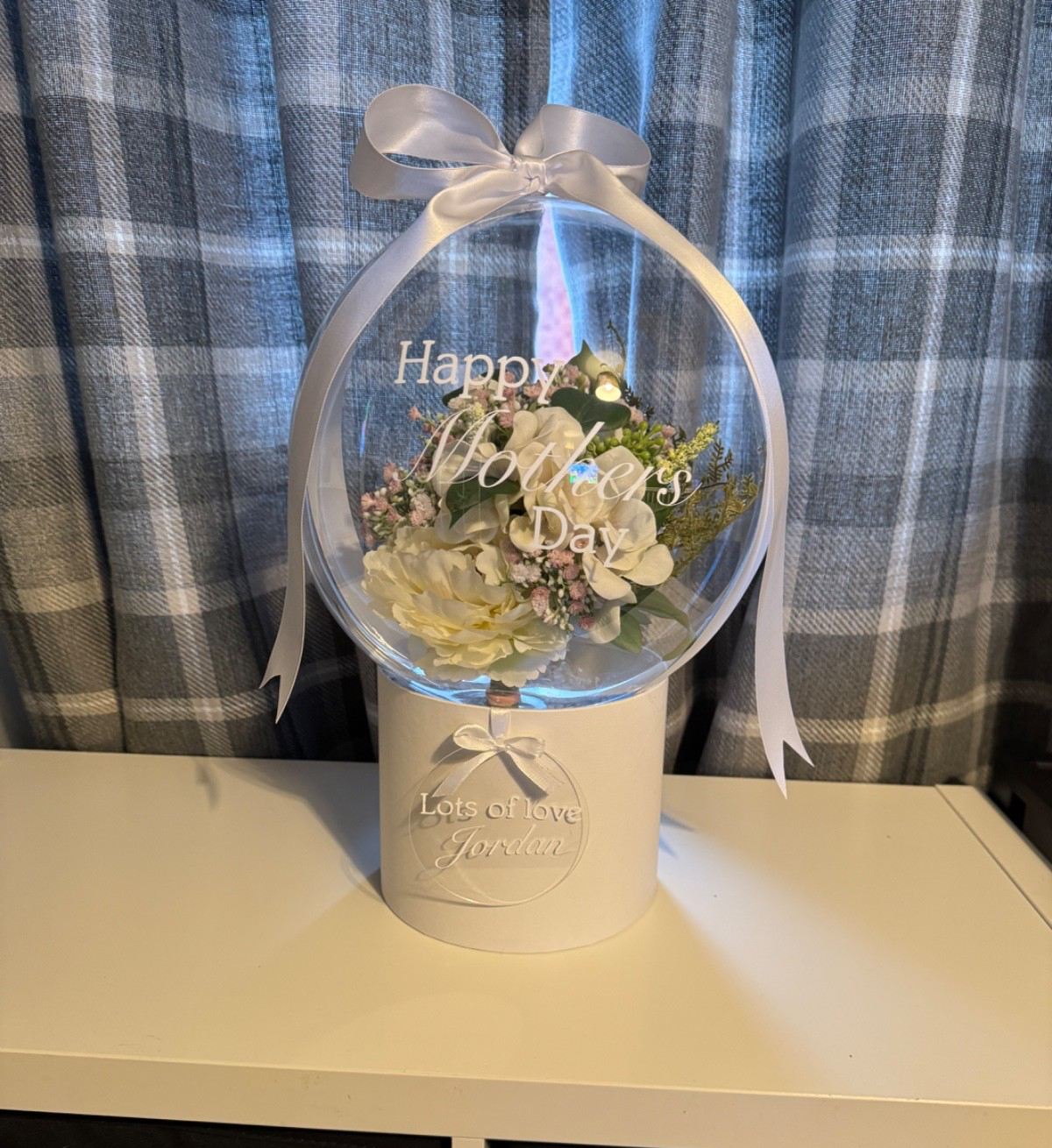 bobo balloon with artificial flowers perfect gift for Mother’s Day