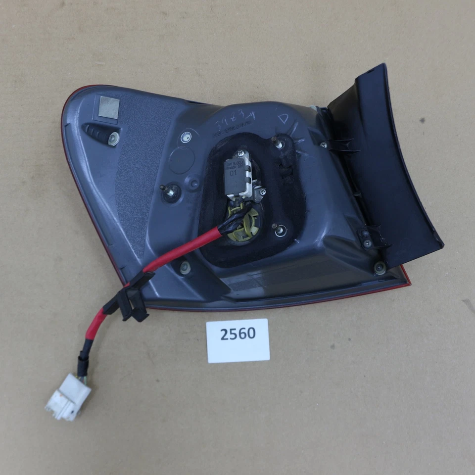 Lámpara combinada de luz trasera LED exterior derecha OEM Lexus GS300 GS350 GS460 GS450h Foto 4 de 4