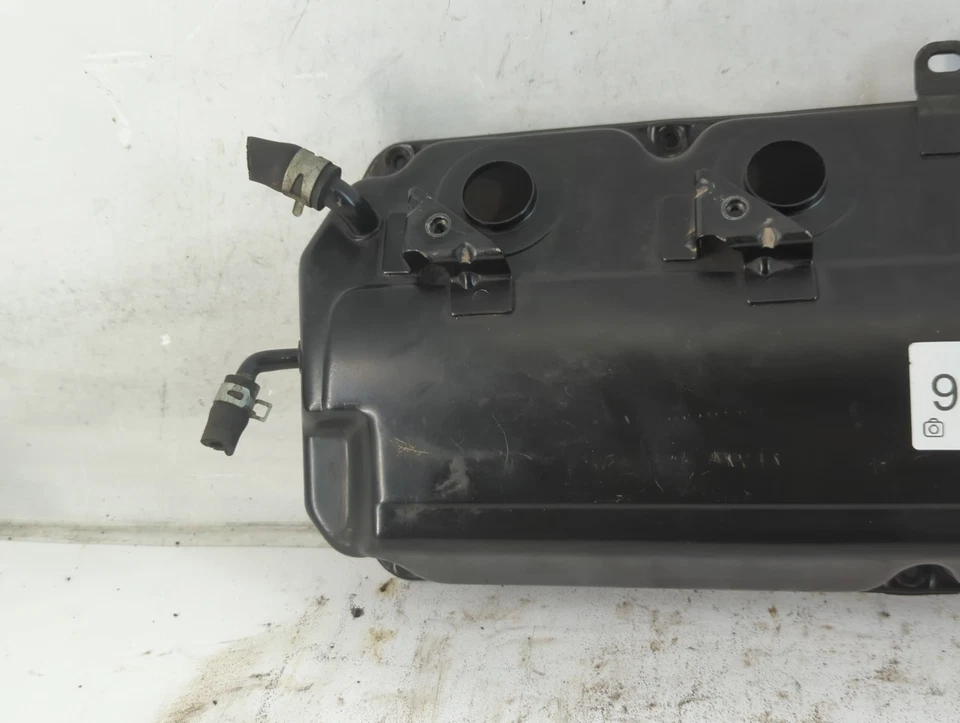 2005 Mitsubishi Galant Passenger Right Cylinder Head Valve Cover VDUZU - Image 2 of 4