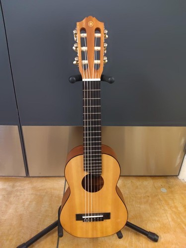 YAMAHA GL1 Classical Guitar