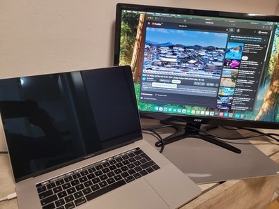 MacBook Pro A1990 15'' Touchbar