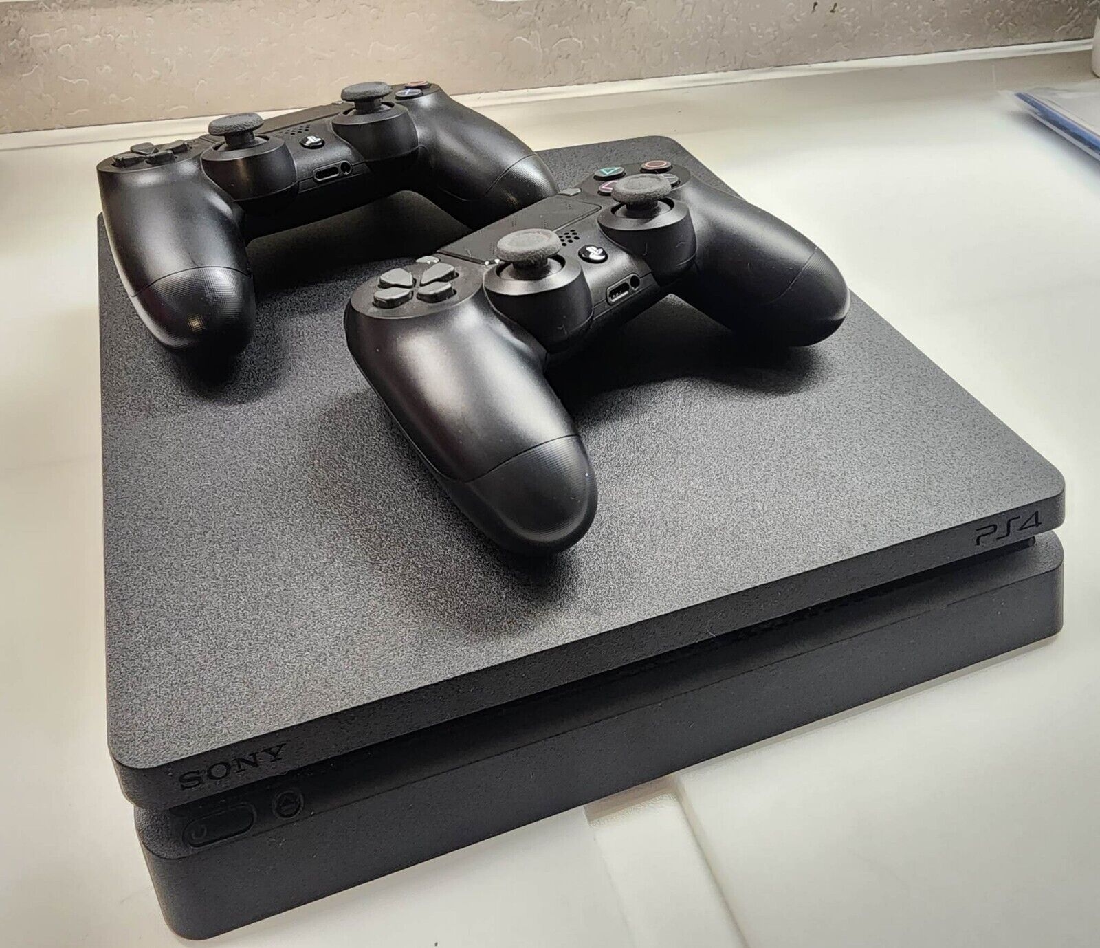 alder vægt Godkendelse Sony PlayStation 4 Slim 1TB Console with 2 Controllers – Jet Black – ASA  College: Florida