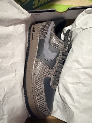 ☆美品☆ Nike AIR FORCE 1 ’07 LV8 HF2898-001 Nike Air Force 1 '07 LV8 HF2898-001 Off Noir Light Carbon
