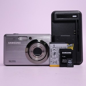 Samsung Digital Camera ES55 10.2MP Silver Tested Full Working Set