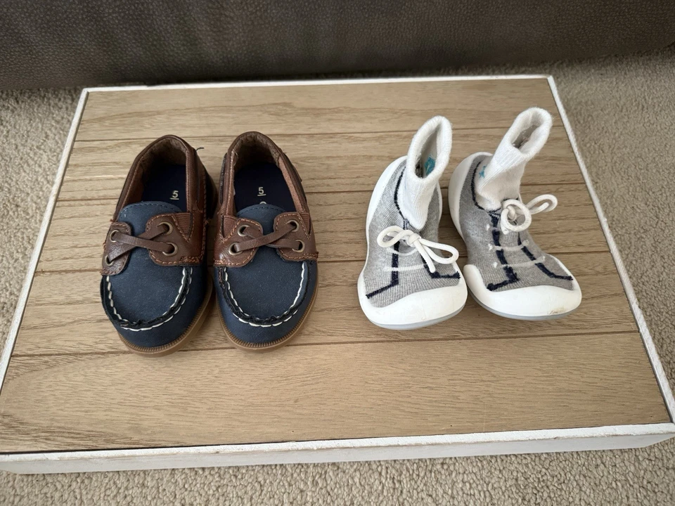 Lote de 2 Zapatos Bebé/Niño Pequeño - Mocasines y Andadores - Talla 5 (6-12 meses) Foto 2 de 4