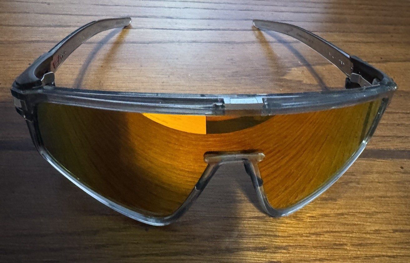 Oakley latch panel - image 2