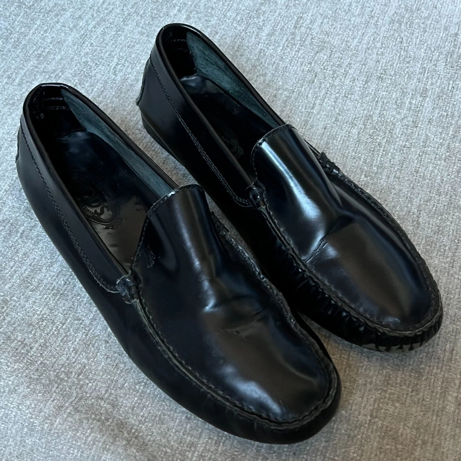 TOD’S Tods Driving Shoes Mens Size 10 Black Shiny Leather Slip On Loafer Moccasins
