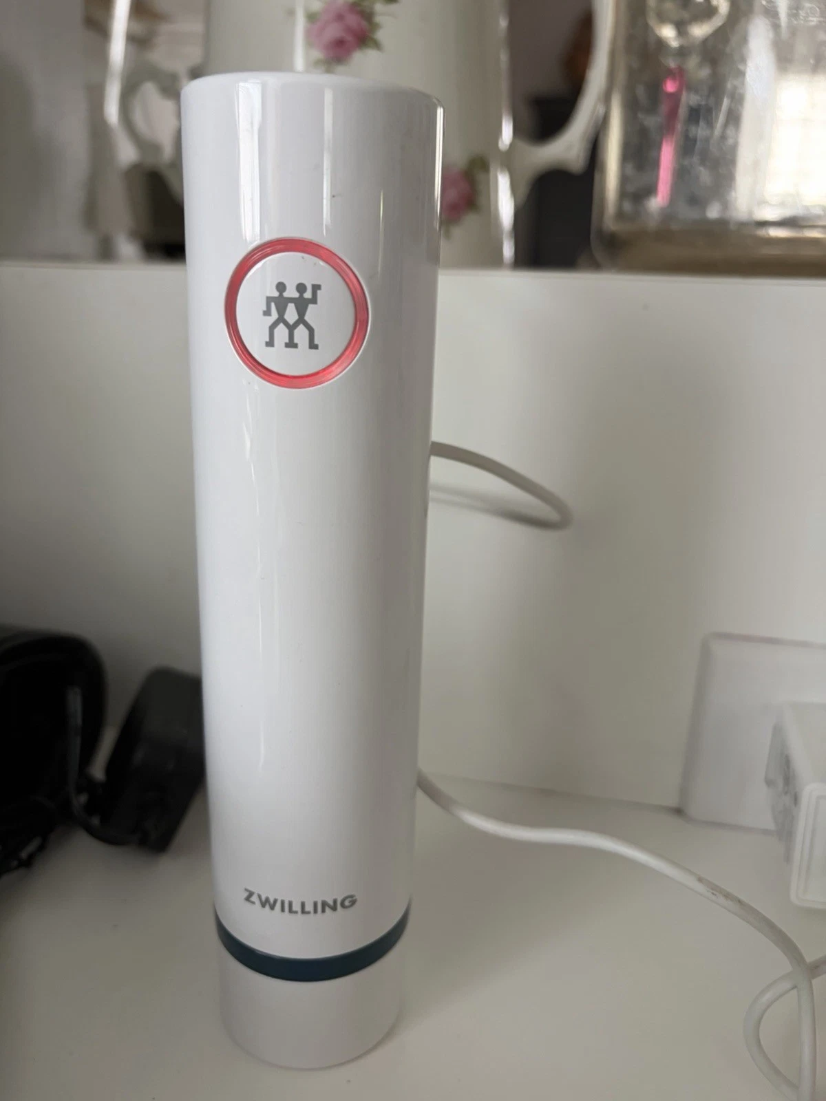 ZWILLING Fresh & Save Handheld Vacuum Pump White, Rechargeable USB
