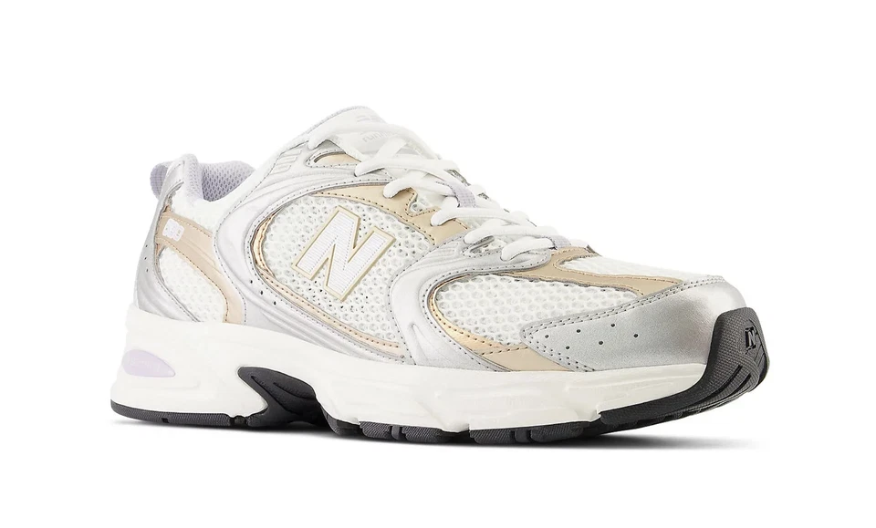 New Balance® Women's 7.5 D (Men's 6) Classics 530 Sneakers in Silver/Pink - Image 2 of 4