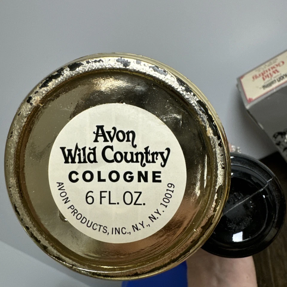 BOTELLAS DE COLONIA AVON VINTAGE - Teléfono, cabina, poste de peluquero, termo con caja, bujía Foto 3 de 4