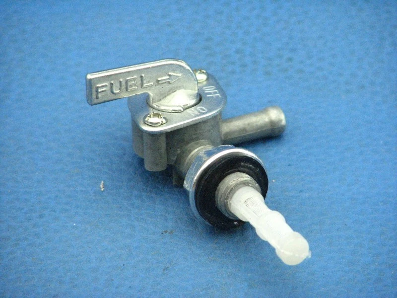 Benzinhahn aus Zipper ZI-STE 3000 Stromerzeuger Stromaggregat