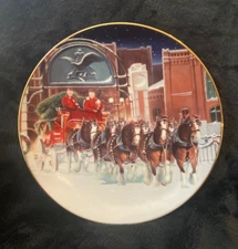 Anheuser Busch Budweiser Clydesdales 1997 Holiday Plate Home For The Holidays