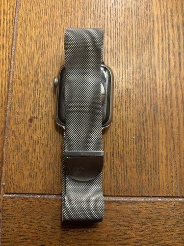 Apple Watch Series 8 45mm obudowa ze stali nierdzewnej i ceramiki GPS, LTE, WR 50 m - Zdjęcie 4 z 9