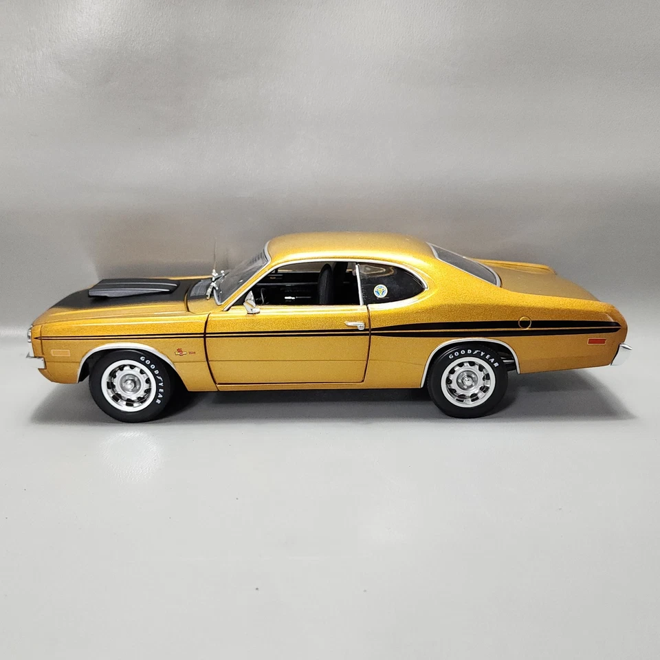 Dodge Demon GSS Mr Norm 1972 Ertl Auto World Gold escala 1:18 diecast Foto 2 de 4