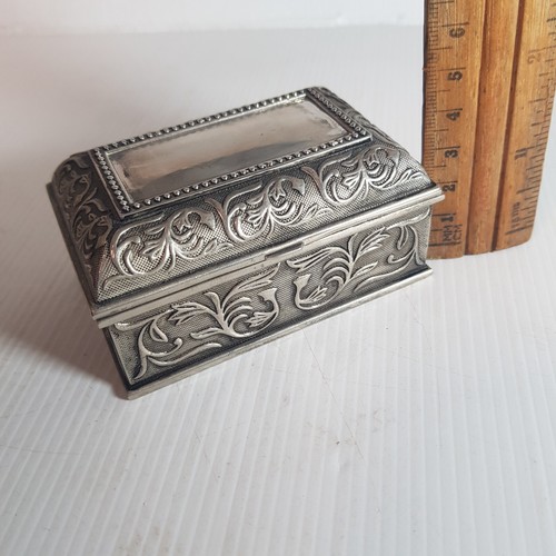 Vintage Silver Tone Metal Ornate Jewellery Box 3d Embossed black Velvet Lining - Picture 8 of 10