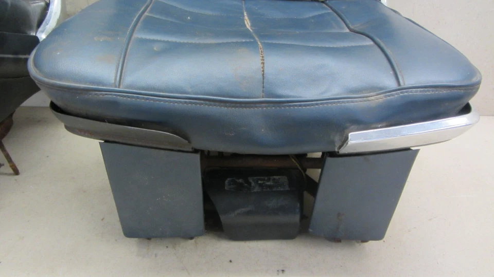 1964 - 1966 年福特雷鸟原始设备制造商前座右(本地提货) — 第 2/4 张图片