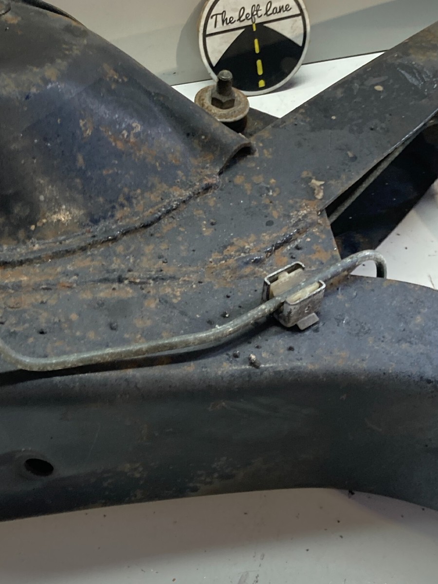 k様 1984 - 89 NISSAN Z31 300ZX REAR RIGHT Spindle Knuckle