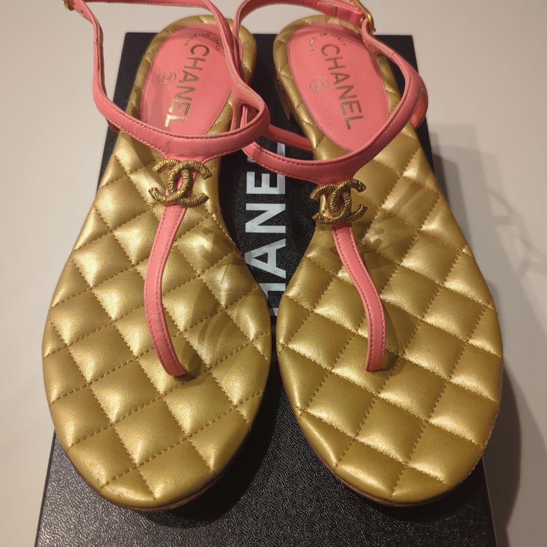 【完売必至◆ラフでもお洒落♪】CHANEL サンダル トング CCロゴ 夏大活躍☆ラフでもお洒落】CHANEL サンダル トング CCロゴ